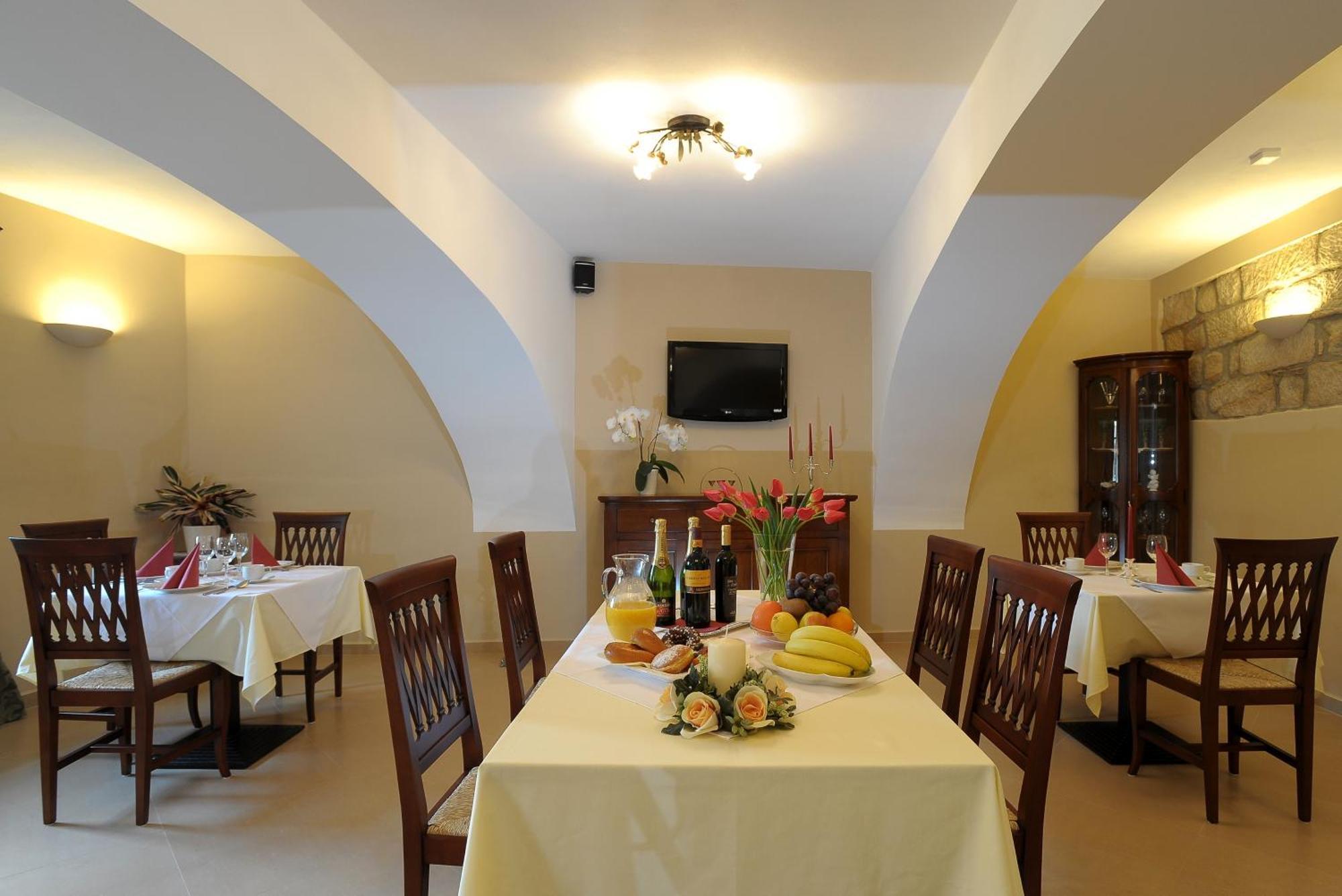Hotel U Krale Jicin Exterior photo