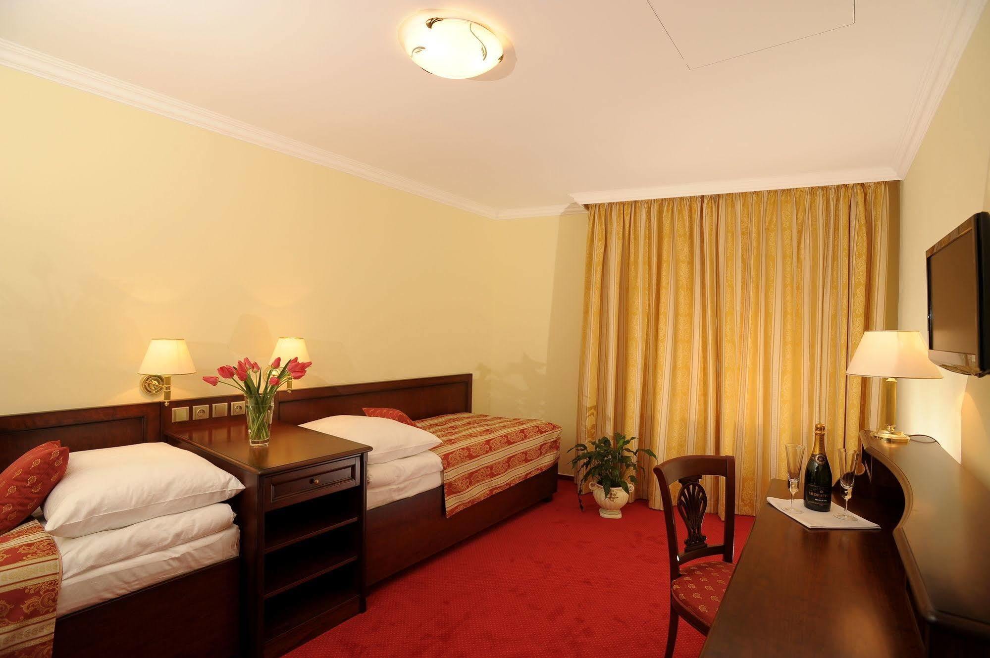 Hotel U Krale Jicin Exterior photo
